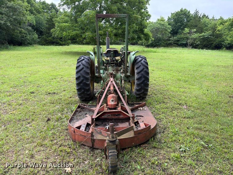 image for item EQ8069 1973 John Deere 1020 tractor