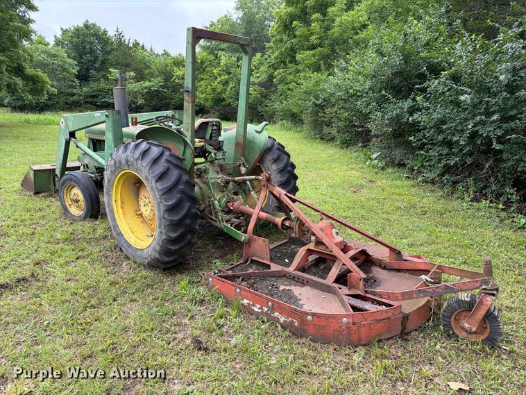 image for item EQ8069 1973 John Deere 1020 tractor