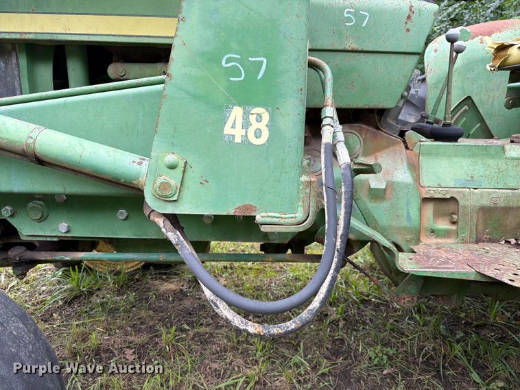 image for item EQ8069 1973 John Deere 1020 tractor