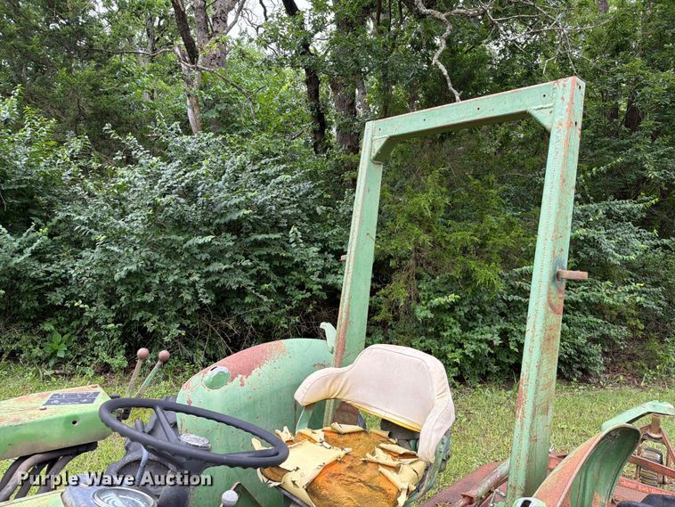 image for item EQ8069 1973 John Deere 1020 tractor