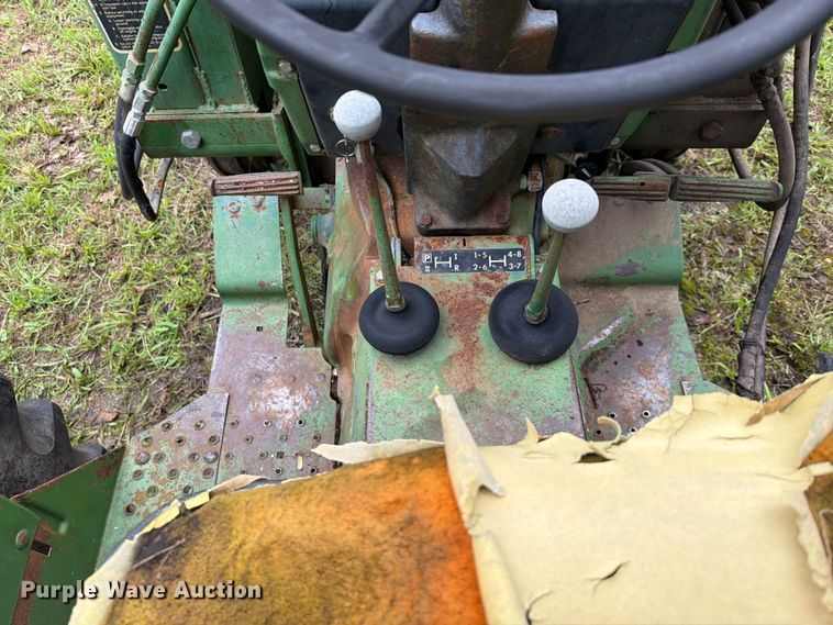 image for item EQ8069 1973 John Deere 1020 tractor