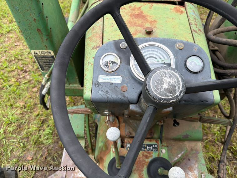 image for item EQ8069 1973 John Deere 1020 tractor