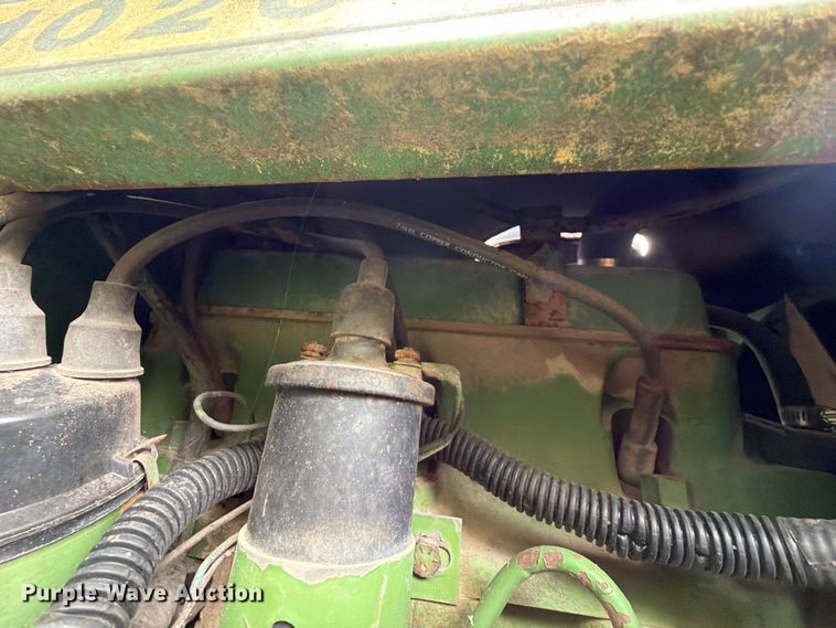 image for item EQ8069 1973 John Deere 1020 tractor