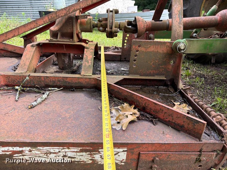image for item EQ8069 1973 John Deere 1020 tractor