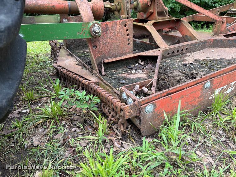 image for item EQ8069 1973 John Deere 1020 tractor