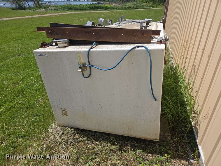 image for item ER1731 Fish transfer tank
