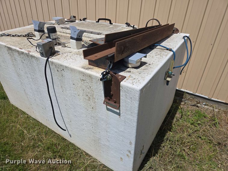 image for item ER1731 Fish transfer tank