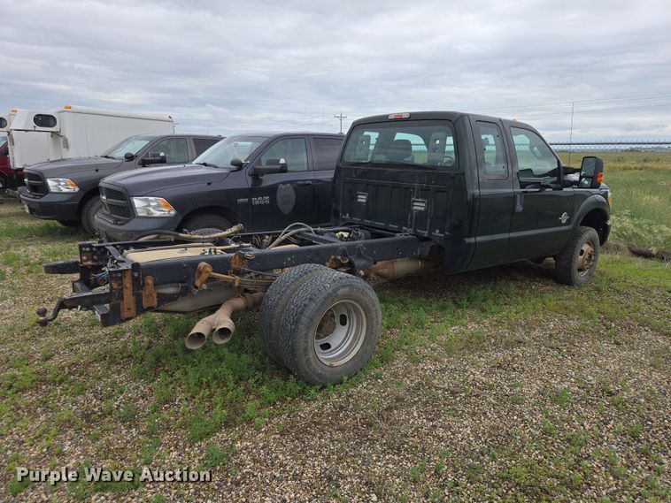 image for item ER1732 2012 Ford F350 Super Duty Ext. Cab pickup truck cab and chassis