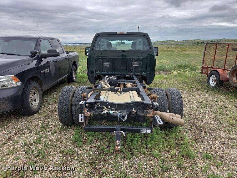 image for item ER1732 2012 Ford F350 Super Duty Ext. Cab pickup truck cab and chassis