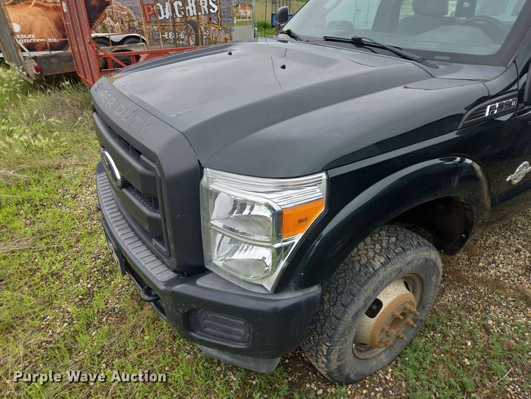 image for item ER1732 2012 Ford F350 Super Duty Ext. Cab pickup truck cab and chassis