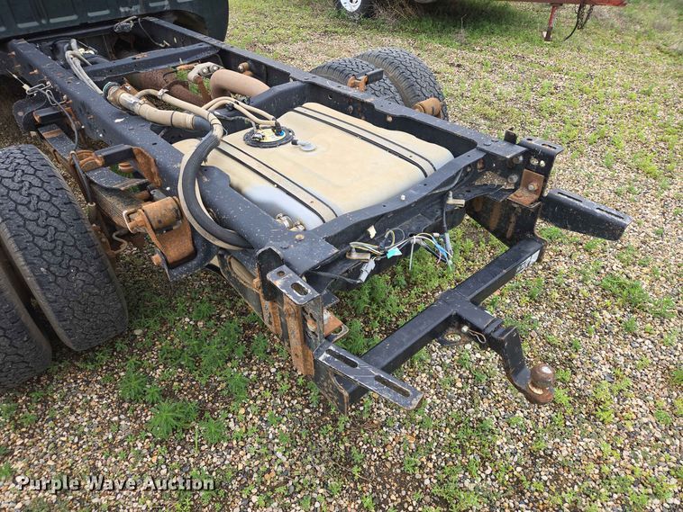 image for item ER1732 2012 Ford F350 Super Duty Ext. Cab pickup truck cab and chassis