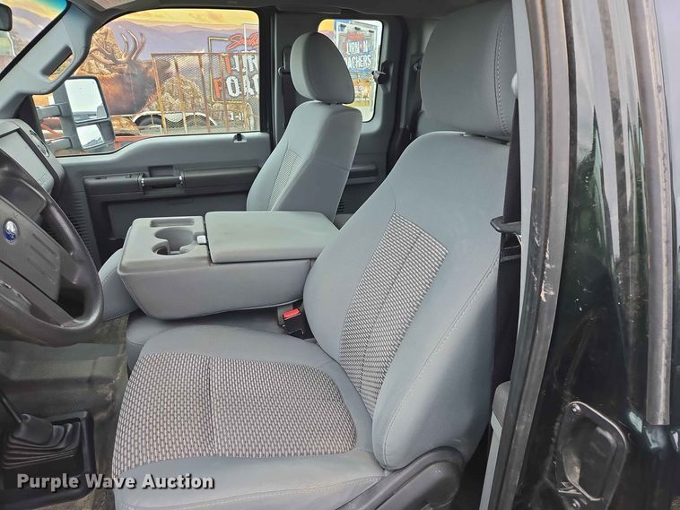 image for item ER1732 2012 Ford F350 Super Duty Ext. Cab pickup truck cab and chassis