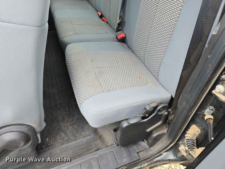 image for item ER1732 2012 Ford F350 Super Duty Ext. Cab pickup truck cab and chassis