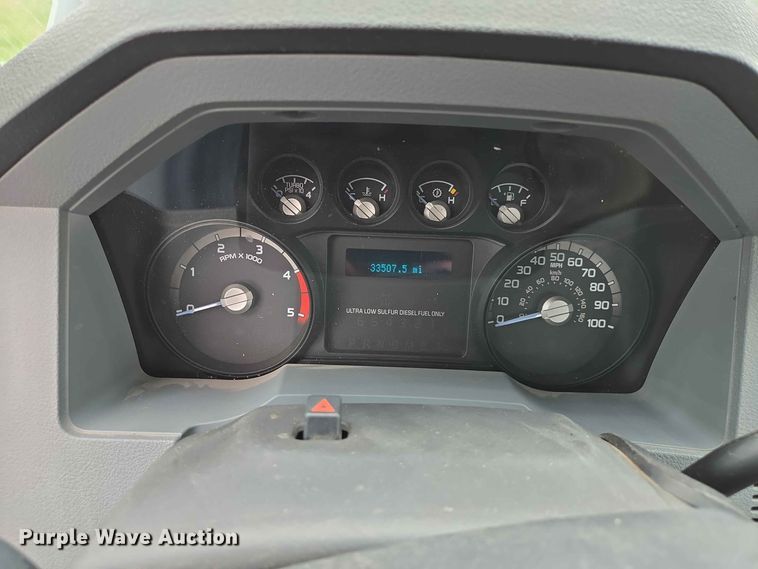 image for item ER1732 2012 Ford F350 Super Duty Ext. Cab pickup truck cab and chassis