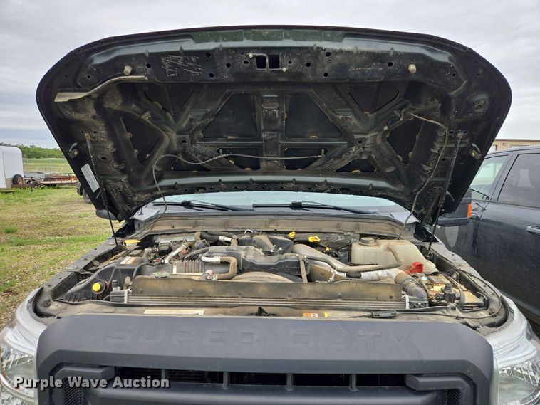 image for item ER1732 2012 Ford F350 Super Duty Ext. Cab pickup truck cab and chassis