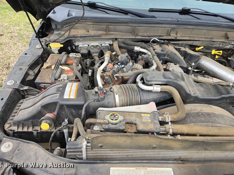 image for item ER1732 2012 Ford F350 Super Duty Ext. Cab pickup truck cab and chassis
