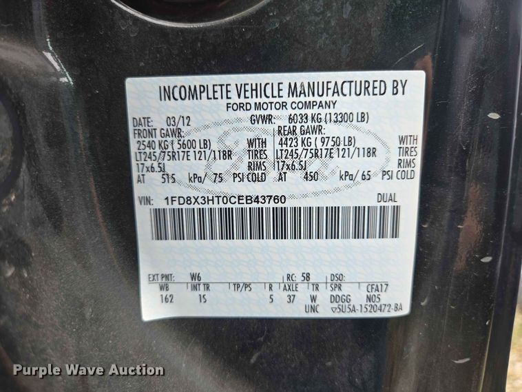 image for item ER1732 2012 Ford F350 Super Duty Ext. Cab pickup truck cab and chassis