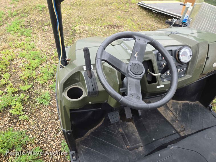 image for item ER1733 2011 Polaris Ranger 800 utility vehicle