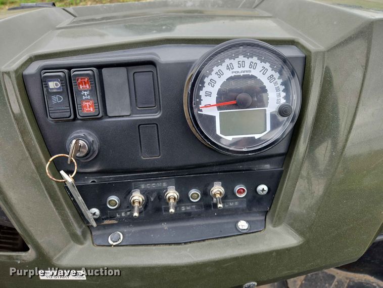 image for item ER1733 2011 Polaris Ranger 800 utility vehicle
