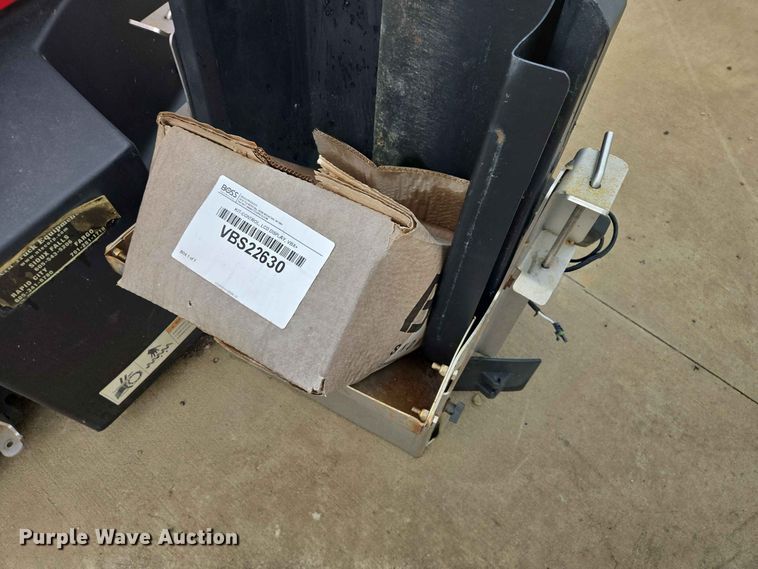 image for item ER1734 Boss VBX 8000 spreader