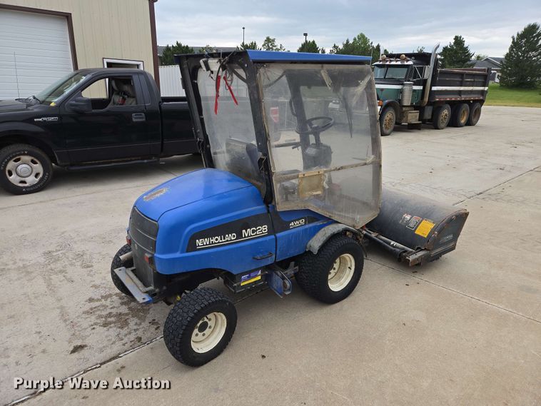 image for item ER1739 2002 New Holland MC28 broom