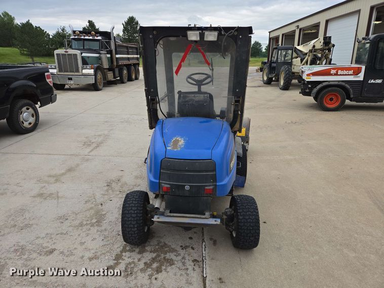 image for item ER1739 2002 New Holland MC28 broom