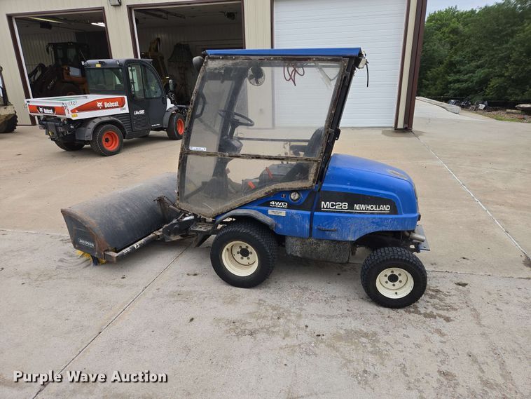 image for item ER1739 2002 New Holland MC28 broom