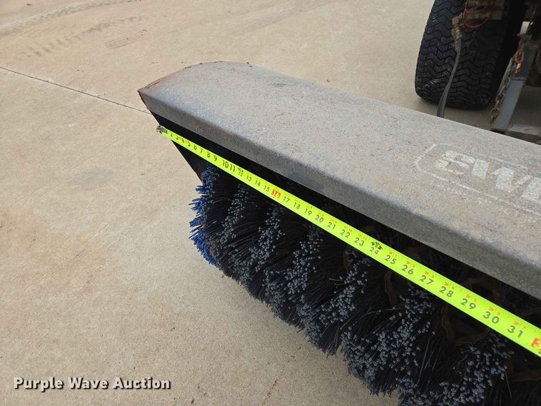 image for item ER1739 2002 New Holland MC28 broom