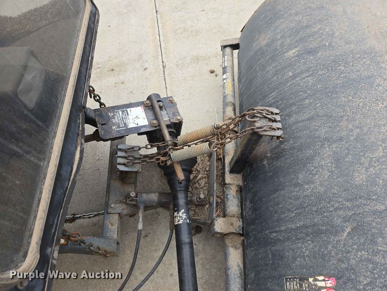 image for item ER1739 2002 New Holland MC28 broom