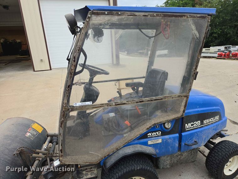 image for item ER1739 2002 New Holland MC28 broom
