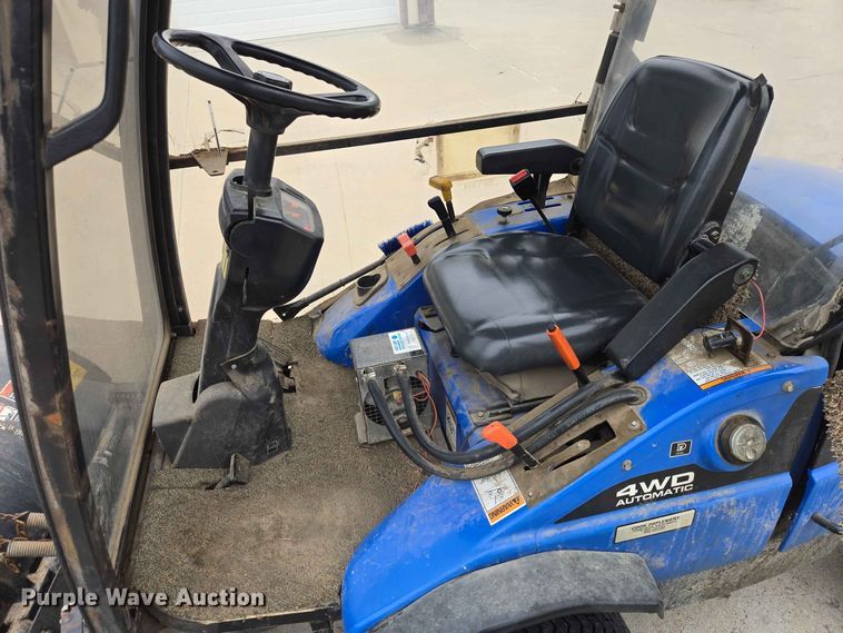 image for item ER1739 2002 New Holland MC28 broom
