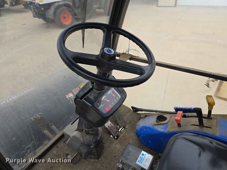 image for item ER1739 2002 New Holland MC28 broom