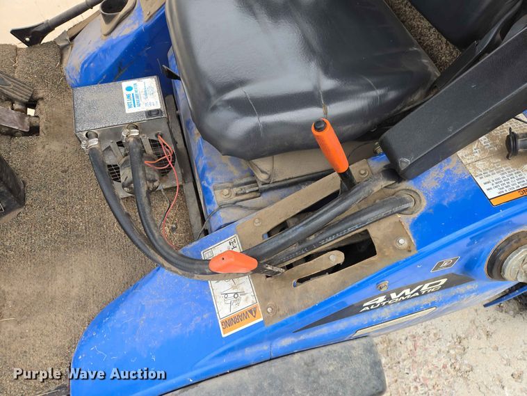 image for item ER1739 2002 New Holland MC28 broom