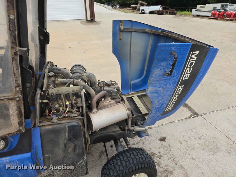image for item ER1739 2002 New Holland MC28 broom