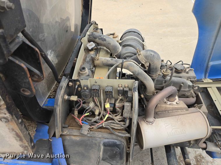image for item ER1739 2002 New Holland MC28 broom
