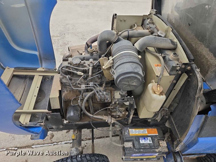 image for item ER1739 2002 New Holland MC28 broom