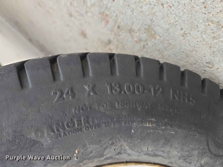 image for item ER1739 2002 New Holland MC28 broom