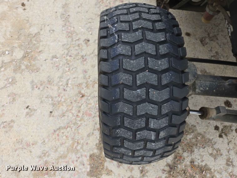 image for item ER1739 2002 New Holland MC28 broom