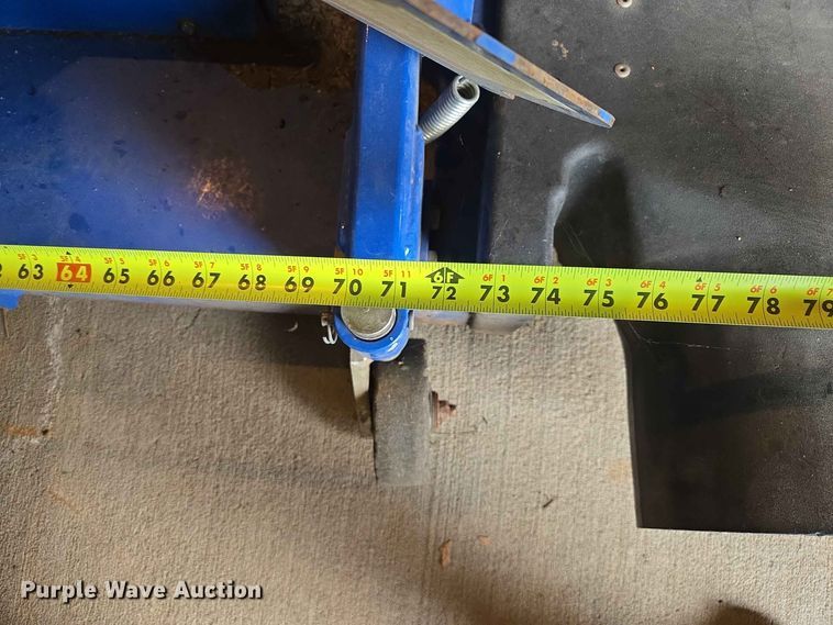 image for item ER1739 2002 New Holland MC28 broom