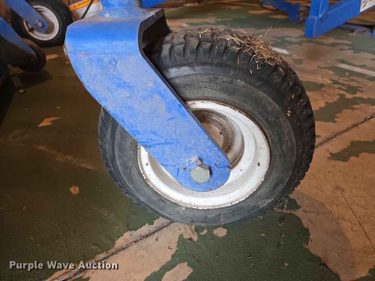 image for item ER1739 2002 New Holland MC28 broom