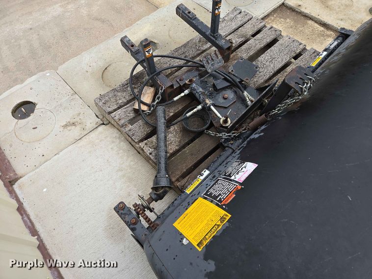 image for item ER1739 2002 New Holland MC28 broom