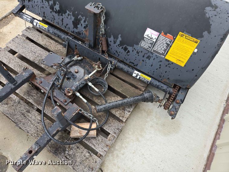 image for item ER1739 2002 New Holland MC28 broom
