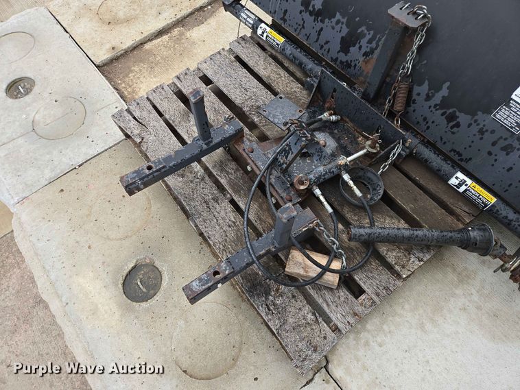 image for item ER1739 2002 New Holland MC28 broom