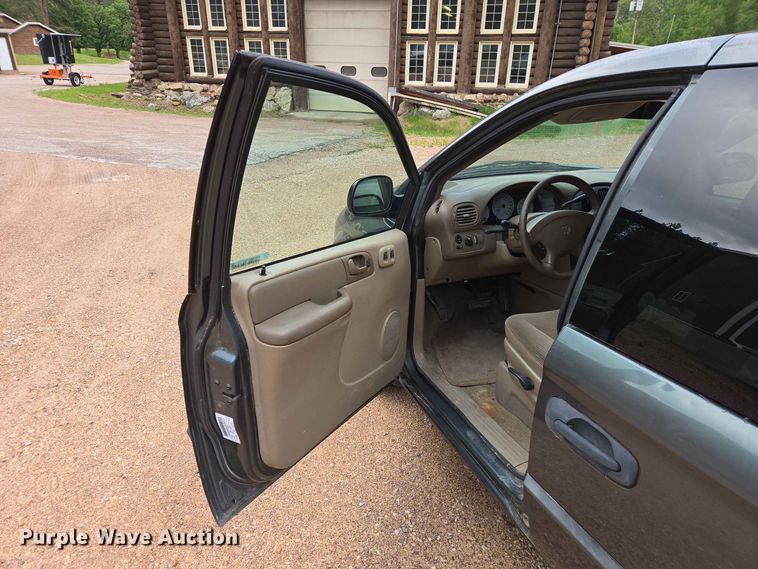 image for item ER1751 2003 Dodge Caravan van