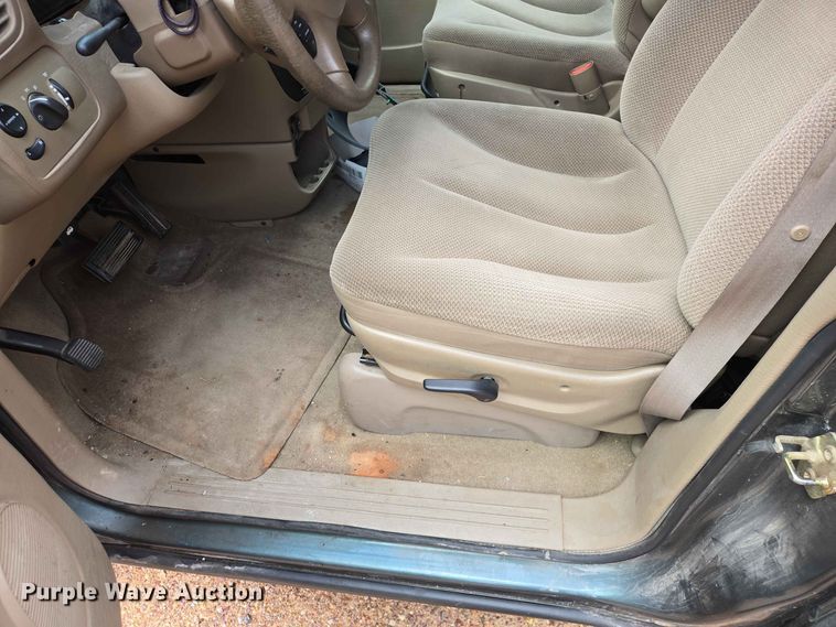 image for item ER1751 2003 Dodge Caravan van