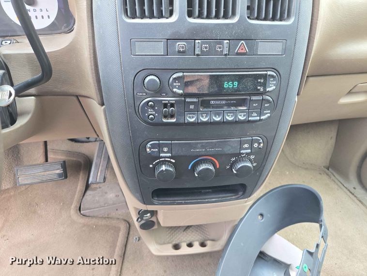 image for item ER1751 2003 Dodge Caravan van