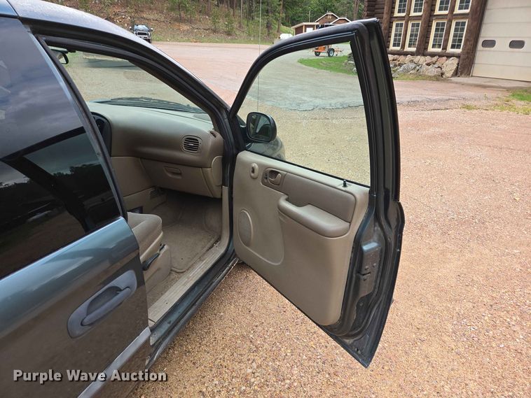 image for item ER1751 2003 Dodge Caravan van