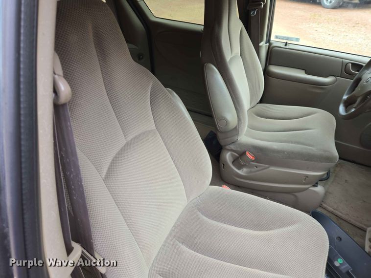 image for item ER1751 2003 Dodge Caravan van