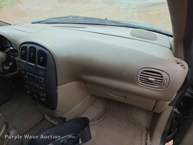 image for item ER1751 2003 Dodge Caravan van
