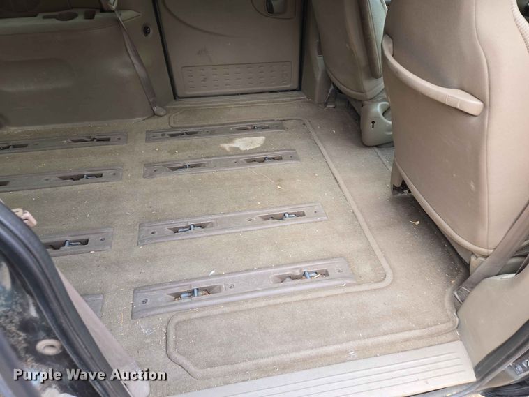 image for item ER1751 2003 Dodge Caravan van